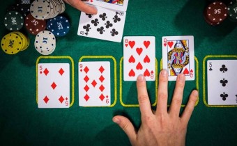Estrategia de poker el momento equivocado para jugar un proyecto de color de forma agresiva