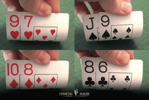 Cómo jugar a los gappers en las partidas (consejos preflop y consejos postflop) -Estrategia de Póker- ¿Qué es lo que no te gusta de los gappers del mismo palo? Puedes conseguir escaleras de color, extraños pares de dos, triples y super rayas disimuladas. Un gappers, del mismo palo es una mano inicial con dos cartas no consecutivas del mismo palo que pueden formar una escalera (como 10♠ 8♠, 9♥ 6♥ , y J♣ 7♣). En este artículo, aprenderás a jugar gappers en los escenarios preflop más comunes. Te daremos tres consejos para jugar gappers del mismo palo cuando conectas con el flop y tres consejos para cuando falla el flop. En qué se diferencian los Gappers con palo de los Conectores con palo Los dos tipos de manos iniciales son bastante similares, pero los gappers del mismo palo no son tan fuertes como los conectores del mismo palo. La mayor diferencia es que los gappers tienen menos posibilidades de conseguir una escalera. 98s tiene un 2,23% de posibilidades de hacer una escalera 97s - 1.91% 96s - 1.59% 95s - 1.27% Otra diferencia obvia es que los conectores del mismo palo tienen más posibilidades que sus homólogos del mismo palo. Esto puede resultar bastante costoso si aciertas con la pareja superior o media. Por ejemplo, si tienes 97s y haces un flop con una pareja alta en 9-6-2, te será difícil retirarte contra apuestas de valor de 98s (o de cualquiera de las manos de 9x más altas). Todo esto es bastante obvio. Lo que es menos obvio es cómo jugar exactamente un gapper del mismo palo cuando se le reparte uno, así que hablemos de ello. Cómo jugar un gapper del mismo palo en escenarios comunes antes del flop Nota importante: aunque las manos con cartas altas como Q10 y KJ son técnicamente gappers del mismo palo, esta sección preflop trata sobre cómo jugar gappers del mismo palo bajos y medios (J-alto e inferiores). Pots sin abrir Los gappers adecuados no están entre las manos más fuertes que hay. Por esta razón, no debe abrirlos desde todas las posiciones. Abrirás progresivamente más y más, empezando por el hijack hasta la ciega pequeña. Comparemos el rango de apertura de subidas para el hijack en comparación con el botón Coral = aumenta | Gris = dobla Como puedes ver, el rango de RFI Hijack sólo incluye dos gappers del mismo palo: J9s y T8s. El rango de RFI del botón incluye muchos jugadores del mismo palo, desde J9 hasta 85 y 64. (T=10) Contra una subida Sólo hay una posición desde la que debería continuar con gappers del mismo palo contra una subida, y es desde la ciega grande. Desde todas las demás posiciones, estas manos son demasiado débiles para igualar o hacer una 3-bet. Además, estas manos bloquean el rango de doblaje del subidor original. Incluso desde la ciega grande contra una subida de la ciega pequeña, los gappers del mismo palo rara vez deberían ser objeto de una 3-bet (según los solucionadores). Los gappers adaptados se prefieren como calls en estas batallas de ciegas contra ciegas. Contra un 3-Bet Desgraciadamente, los gappers del mismo palo deberían estar en tu rango de folding contra un 3-bet (una re-subida inicial antes del flop) en la mayoría de las situaciones. A pesar de su sólida capacidad de juego, no tienen suficiente valor para continuar. Las principales excepciones son cuando te suben desde el botón o la ciega pequeña. En esas situaciones, puede pelar un flop con los gappers más fuertes de nivel bajo y medio. 3 consejos para jugar cuando llega el flop Consejo 1: Juega rápidamente tus manos más fuertes Si has conseguido dos parejas o triples, normalmente te conviene inyectar dinero en el bote de inmediato. Si no lo haces por jugar lentamente con demasiada frecuencia, perderás una buena cantidad de valor esperado (EV). Consejo 2: Ten cuidado con tus manos de dos pares si es posible una escalera Una excepción al consejo #1 es cuando tienes dos pares en el flop, pero una escalera es posible. Cuando el tablero está conectado y hay escaleras en el rango de tu oponente, deberías estar menos dispuesto a poner dinero en el medio. Inclínate por igualar si se enfrenta a una apuesta. Sin embargo, si eres el agresivo preflop, la posibilidad de una escalera no debería disuadirte de construir el bote con una c-bet (Cuando sigues tu subida pre-flop con una apuesta en el flop (tanto si aciertas como si no)). Sólo asegurate de proceder con precaución si te enfrentas a una subida. Consejo 3: Control del bote cuando se hace un flop con una pareja alta Las manos de pareja alta que consigas con gappers del mismo palo rara vez serán lo suficientemente fuertes como para ir a por tres calles de valor. Por esta razón, necesitas considerar en qué una o dos calles quiere poner dinero. Si tu mano resulta ser la favorita en más de la mitad de los enfrentamientos, tu mano tiene tres calles de valor. Si es perdedora más del 50% de las veces, las tres calles de valor son calles de un solo sentido que se alejan de tu pila de fichas Controlar el bote desde el principio haciendo check en el flop es una buena opción. Sin embargo, apostar y hacer check en el turn también puede ser razonable. Intenta considerar las variables únicas en una situación determinada y decida qué opción tiene más sentido. 3 consejos para jugar cuando se pierde el flop Consejo 1: Las manos abiertas pueden ser grandes subidas de farol Para obtener el máximo valor con tus manos fuertes a largo plazo y para que sea más difícil jugar contra ellas, tienes que incluir faroles/semifaroles siempre que apuestes, sube o haz check-raise en el flop. Cuando tienes un gapper del mismo palo, a menudo te sale una escalera abierta. Por ejemplo, el T8s saca una escalera abierta en el 6,55% de los flops. Estas escaleras de 8 son grandes candidatas a un semi-bluff con aproximadamente un 32% de posibilidades de conseguir una escalera en el river. Si eres agresivo en preflop, casi siempre deberías hacer una c-bet con estas manos. Si es agresivo en preflop, prepárate para subir como un semi-bluff. Consejo 2: Cuando tengas una escalera de interior y una escalera de color a escondidas, considera hacer un semi-bluff La diferencia de equidad entre una escalera de gutshot estándar (Una escalera interior, o gutshot draw o belly buster draw, es una mano con cuatro de las cinco cartas necesarias para una escalera, pero a la que le falta una en el medio) y una que tiene una escalera de color trasera es de aproximadamente un 4%. Además, tener una escalera de color trasera mejora en gran medida la jugabilidad de una mano porque puedes seguir cuando consigues una escalera de color, lo que ocurrirá alrededor del 21% de las veces. Cuando construyas tu estrategia de check-raising en el flop, considera incluir estos gutshot y una escalera de color a escondidas/backdoor (no tienes una escalera todavía en el flop, pero necesitas una carta específica en el turn, para darte una escalera en primer lugar.) como semi-bluffs. Consejo 3: Por lo general, debes hacer c-bet con cualquier tipo de backdoor o mejor Para equilibrar eficazmente las manos de valor con las que haga c-bet en el flop, también tendrás que hacer c-bet con un montón de bluffs. De lo contrario, te arriesgas a ser visto y puedes tener problemas para que te paguen cuando tenga una mano fuerte. Las escaleras de color escondida son excelentes apuestas por las mismas razones expuestas en el consejo anterior: tienen una gran capacidad de juego y pueden conseguir una escalera en el river. Si no apuestas con estas manos, también puedes tener problemas más adelante. Por ejemplo, supon que haces una c-bet en un flop de 5♠ 4♠ 2♥, y en el turno sale el 8♠, completando todas las tablas obvias del flop. Si tu rango de apuestas en el flop carece de empates de escalera, tendrá pocos o ningún farol en tu rango en el turno y tu oponente podría fácilmente aprovecharse doblando. Para terminar Los gappers son manos geniales, pero debes recordar que es muy fácil jugarlos con demasiada frecuencia. Se selectivo con ellas antes del flop y juega inteligentemente después del flop poniendo en práctica los consejos anteriores.