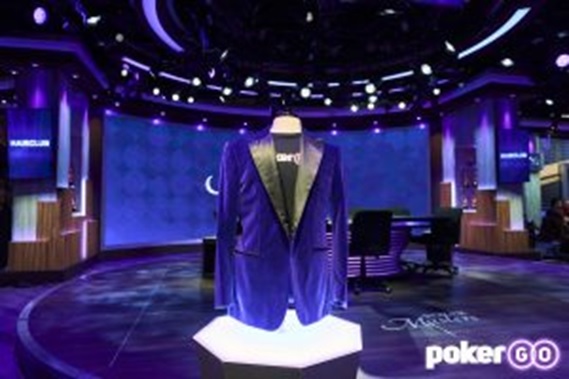 Rocco tras la chaqueta púrpura