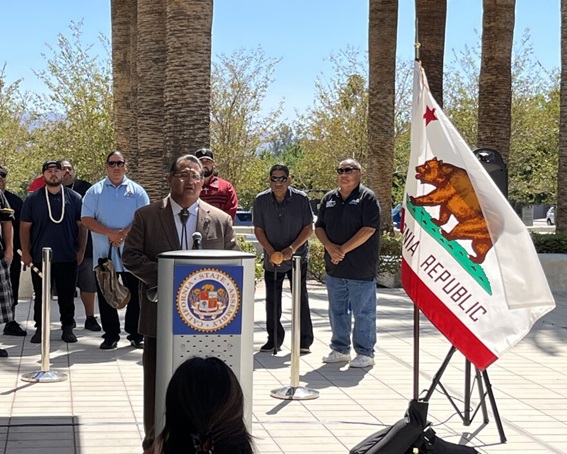 California, además de los incendios arden las demandas de las tribus a las salas de póker.