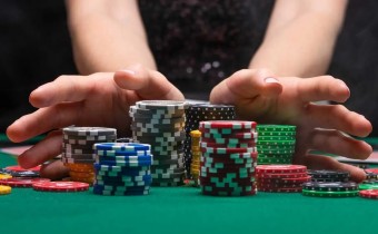 ¿All-in o fold? Nuevas leyes podrían cambiar el juego en las salas de póker de Texas