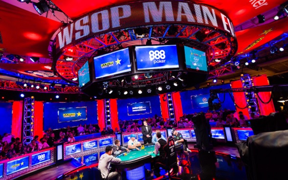 Poker vuelve al prime time global: WSOP firma con ESPN para emitir más de 100 horas y reactivar una industria de hasta US$100B