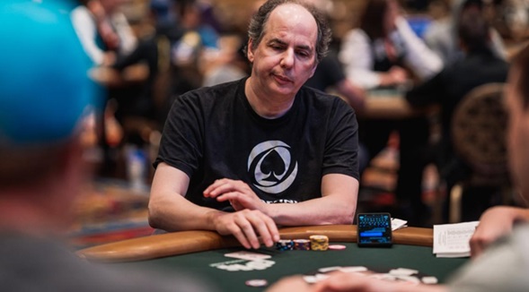 Shaun Deeb apuesta contra todo el field WSOP-02