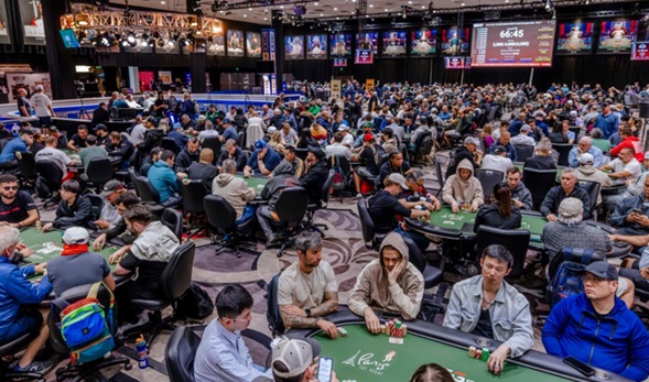 Shaun Deeb apuesta contra todo el field WSOP-04